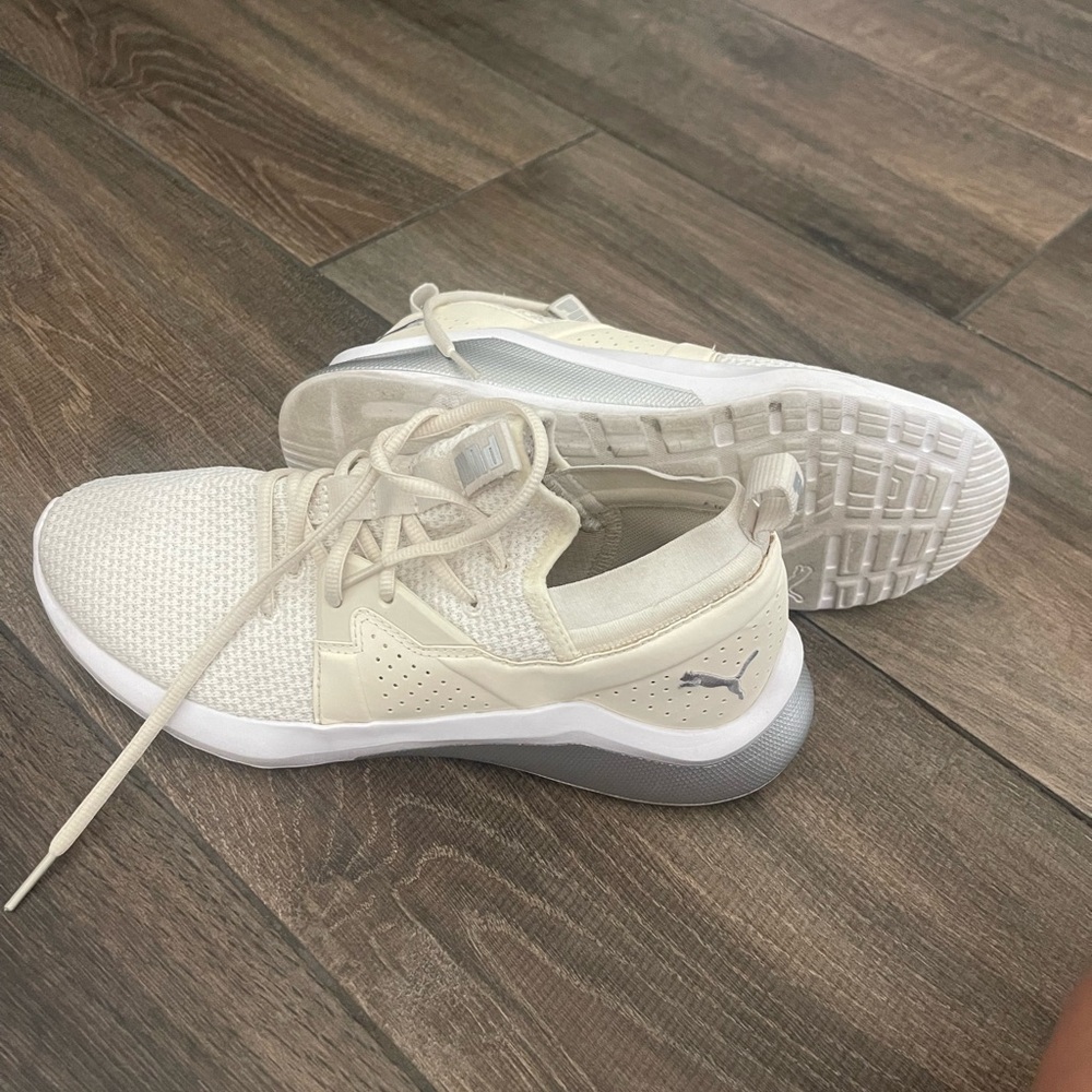 Puma women’s size 9.5